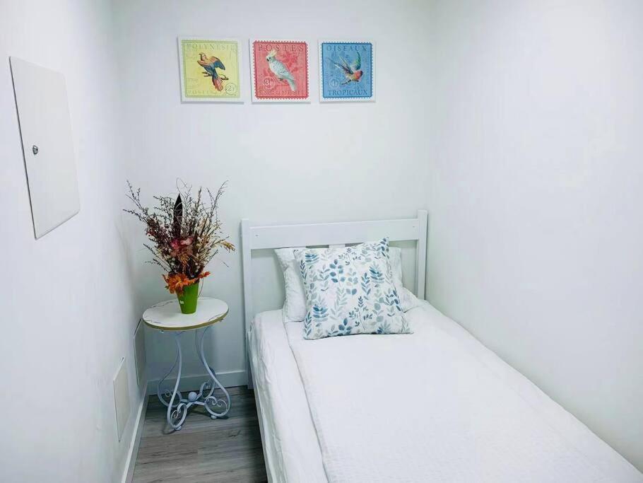 Appartamento Downtown 3Br/2Ba+Views+Skytrain+Free Parking Vancouver Esterno foto