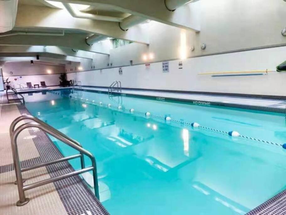 Appartamento Downtown 3Br/2Ba+Views+Skytrain+Free Parking Vancouver Esterno foto